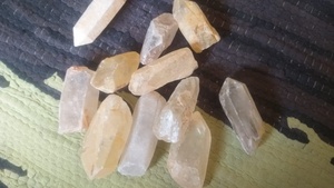 Pointe de cristal de quartz brut naturel, pierre de guérison, énergie spirituelle, méditation, Reiki, décoration, cadeau, fabrication de bijoux - Product Image 3