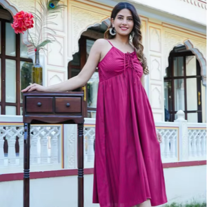 Robe Anarkali sans manches en polyester à rayures marron imprimées, style col en V, pour femmes, été, design fluide et élégant - Product Image 1