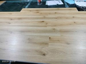 Do OEM <span class=keywords><strong>Vietnam</strong></span> factory Vietfloor хорошего качества SPC WPC LVP ламинат водонепроницаемый звуконепроницаемый Противоскользящий дубовый стиль - Product Image 2