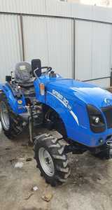 Tractor de Alta Eficiencia, Tecnología de Agricultura Inteligente, Comodidad Superior, Rendimiento de Trabajo Pesado, Ahorro de Combustible, Motor con Caja de Cambios EcoDrive - Product Image 5