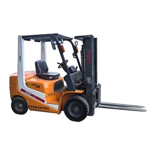 Chariot élévateur TCM 3t d'occasion FD30 avec moteur diesel, pompe et roulement de boîte de vitesses - Puissant et économe en carburant pour mines, chantiers de construction, ports - Product Image 1