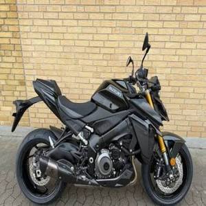 มอเตอร์ไซค์สปอร์ต GSX-S1000 Naked Petrol Manual Euro 5 (152 แรงม้า) 999 ซีซี ปี 2024 มือสอง มีระบบ ABS อยู่ มอเตอร์ไซค์มือสองคุณภาพสูงสำหรับขาย - Product Image 1