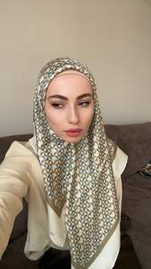 Hijab cuadrado de seda y material de viscosa sólido Unie liso personalizado ligero verano gasa satén colores étnico musulmán estilo algodón - Product Image 4