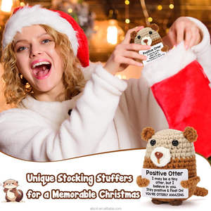 Produit fini : Adorable poupée loutre créative et émotionnelle, faite main au crochet, à l'énergie positive, <span class=keywords><strong>objet</strong></span> décoratif - Product Image 6