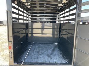 Remorque pour bétail de 14 pieds, capacité de 7000 lb, remorque à attelage direct en acier pour bovins et ovins avec rampe et porte, à vendre - Product Image 5