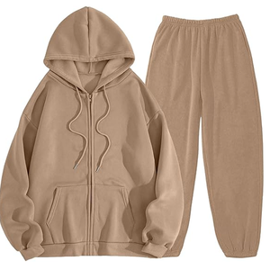 Traje de chándal unisex asequible personalizado de la mejor calidad para ropa informal y deportiva Ideal para correr/Fitness de OSTROWEARS ENTERPRISES - Product Image 1