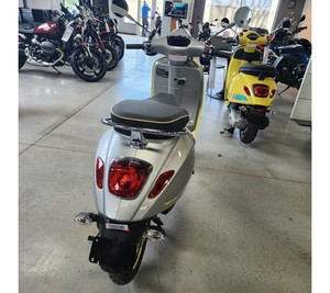 NUEVO Scooter-Motocicleta Vespa Elettrica 2026, 70 km/h, 45 MPH - Product Image 1