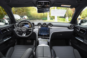 Sedán de Lujo 2024, 1.5T Turbo, Híbrido Suave de 48V, Tracción Trasera, 170HP, Automático de 9 Velocidades, Interior de Cuero, Volante a la Izquierda - Product Image 2