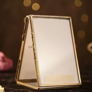 Cadre photo simple en verre et métal pour table, design moderne et personnalisé - Product Image 1