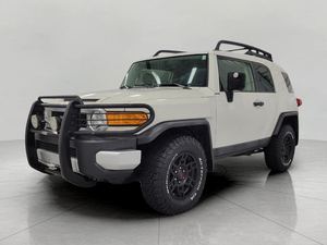 Arrivée en grande beauté! Véhicule personnel d'occasion Toyota FJ Cruiser 4x4 4L SUV 2013 - Product Image 1