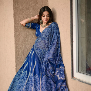 FashionHarbour vente en gros de style Bollywood Bandhani impression numérique Lehenga Choli vêtements ethniques indiens bon marché pour les femmes - Product Image 1