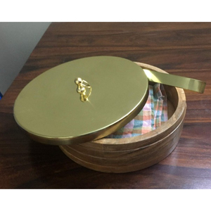 Boîte à chapati en teck artisanal avec couvercle en laiton doré pour le rangement de la cuisine et la décoration élégante de la maison, article cadeau - Product Image 3