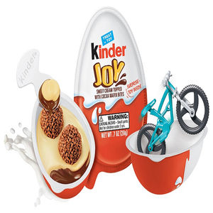 Huevos de chocolate clásicos Kinderr Surprise de 20g con una fina capa de chocolate con leche y un relleno blanco lechoso, paquete de 72 unidades - Product Image 6