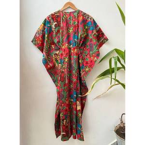 Robe Kaftan en Coton Imprimé Jaipuri, Kimono Élégant en Coton, Robe Faite Main à Motifs Floraux Imprimés, Respirante, Taille Unique pour les Loisirs - Product Image 4