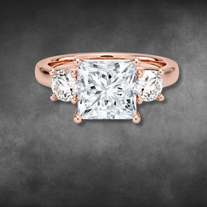 Anillo de compromiso de oro con tres piedras de diamante cultivado en laboratorio, corte princesa, para mujer, certificado IGI, joyería fina, diseño nupcial elegante - Product Image 4