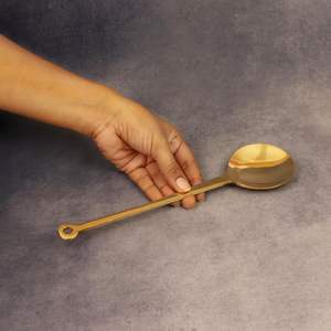 Louche sans plomb en laiton pur avec cuillère à manche en bois pour la vaisselle, le service et la cuisson Poids lourd 14.5 pouces | Batterie de cuisine Pital - Product Image 2