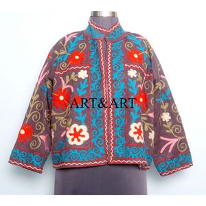 Chaqueta Acolchada de Algodón 100% Bordada a Mano de Lujo, Detalles Florales Intrincados, Elegancia Atemporal, Especial de Invierno - Product Image 1