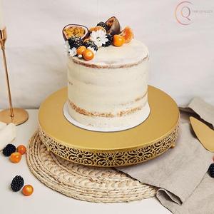 Support à gâteau en métal élégant avec finition raffinée, parfait pour la présentation de gâteaux et la décoration de table - Product Image 2