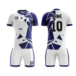Uniformes de Fútbol de Manga Corta con Logotipo Personalizado 100% Poliéster, Uniformes de Equipo OEM Transpirables de Secado Rápido a Bajo Precio - Product Image 1