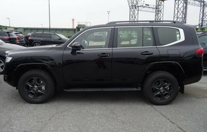 Negro para L Cruiser SUV Usado, Faros LED, Volante a la Izquierda, Transmisión Automática, 7 Asientos, Interior de Cuero, 2023 Euro VI - Product Image 3