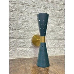 โคมไฟติดผนังโลหะตกแต่งดีไซน์อุตสาหกรรมสำหรับห้องนั่งเล่น - Product Image 2