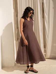 Vestido Maxi Color Chocolate con Cuello en V, Corte Evase, Manga Corta, Ecológico, Liso, Teñido, Vestido de Verano para Mujer - Product Image 4