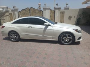 2014 Mercedes-Benz E350 V6เบาะหนังแท้สีดำเครื่องยนต์เทอร์โบ ACC Cruise Control FWD Drive รุ่นที่ใช้แล้ว