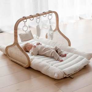 Tapis de gymnastique en rotin pour bébé, meilleur choix, tapis d'activité, cadre de gymnases avec hochets en rotin, jouets, prix le plus bas du fabricant vietnamien - Product Image 3
