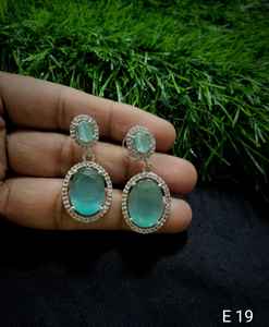 BOUCLES D'OREILLES DE STYLE CLASSIQUE DE DIAMANT AMÉRICAIN TRADITIONNEL ET À LA MODE PLAQUÉ-BOUCLES D'OREILLES DE CADEAUX D'ANNIVERSAIRE ET DE NOËL - Product Image 5