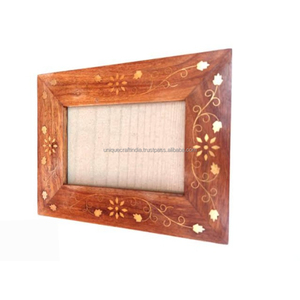 Marco de madera en capas CrestMount | Marco de fotos de madera de doble tono en acabado de Acacia con borde elevado para decoración de bodas y patrimonio - Product Image 2