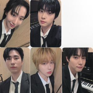 Photocard Oficial ONEWE ASTRA DimaMu, Set de 5 Photocards Especiales de Regalo - Product Image 1