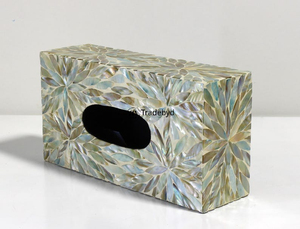 Porte-mouchoirs en bois avec motif floral gravé, design de qualité supérieure, décoration artistique pour la maison moderne, utilisation au bureau - Tradebyd - Product Image 4