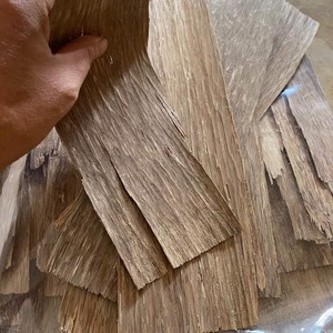 Huile essentielle parfumée au bois d'agar pur 100% naturel composé de bois et de graines - Product Image 2