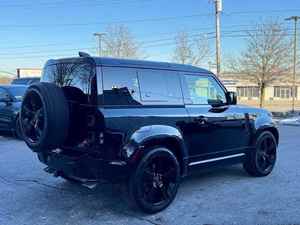 Defender 90 V8 Turbo AWD Automático 2025 Negro Completo Usado con Techo Solar, Aire Acondicionado Automático, Arranque Remoto, Asientos de Cuero, Llantas de Aleación, Volante a la Izquierda - Product Image 3