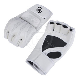 Guantes MMA personalizados de cuero impermeable hechos en Pakistán con logotipo personalizado para Artes Marciales al aire libre y boxeo - Product Image 3