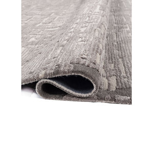 Alfombra de Lana y Viscosa Tejida a Mano en Gris y Negro con Diseño Abstracto de Rayas Rectangulares para Sala de Estar, Modelo TR-15282 - Product Image 2