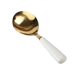 Ensemble de couverts en métal de la meilleure qualité avec cuillère et fourchette à poignée en argent antique, parfait pour les repas à la maison, les hôtels et la cuisine. - Product Image 6