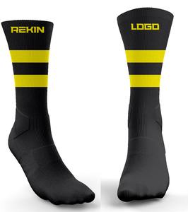 Chaussettes de sport en polyester de qualité supérieure pour hommes Conception de logo personnalisée aux couleurs de l'équipe athlétique Chaussettes de l'équipe de football - Product Image 1