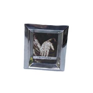 Marcos de aluminio de diseño elevan la decoración interior a través de perfiles precisos, elegancia moderna y rendimiento duradero. - Product Image 3