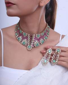 Conjunto de Collar y Aretes de Diseño de Alta Calidad con Piedras de Moissanita Chapadas en Oro, Colección para Bodas - Product Image 2