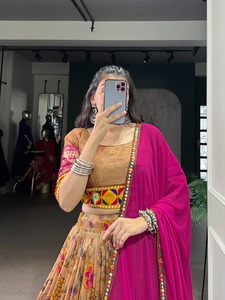 ชุดคอลเลกชั่นเลเฮนกาส์ผ้าไหมทาซาร์พร้อมงานฟอยล์สำหรับผู้หญิงดีไซน์ใหม่ - Product Image 6