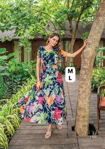 Robe imprimée en georgette lourde de qualité supérieure avec manches fantaisie Robe décontractée en été disponible à la vente - Product Image 3