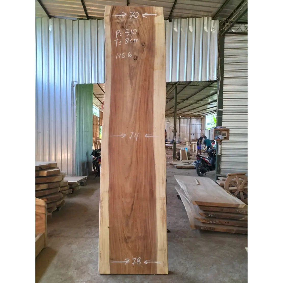 Eettafel Live Edge Natural Can Combinatie Met Ijzeren Poten Groothandel Massief Suar Hout Voor Binnenshuis Meubilair Goedkoop