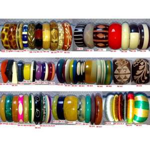 Bracelets pour femmes en ivoire et résine de style religieux personnalisables, provenant de l'Uttar Pradesh, pour les occasions de mariage, OEM/ODM disponible - Product Image 3