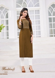 Collection de kurti de broderie de séquence lourde en tissu de viscose de rayonne pure - Product Image 4