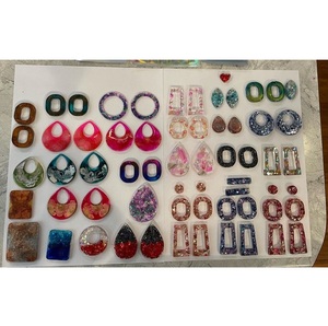 Pendientes de gota de flor de resina, joyería de declaración de verano ligera, pendientes de aro geométricos de resina, estilo llamativo ligero de moda - Product Image 2