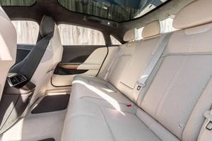 LOCID HIR AWD 2022, double moteur, batterie lithium, pneus R18, sièges en cuir - Product Image 3