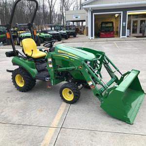 Tractor Compacto John Deere 120R con Cargador Frontal, Motor de 25HP, 4x4, Tractor Agrícola con Ruedas, Listo para Exportar - Product Image 1