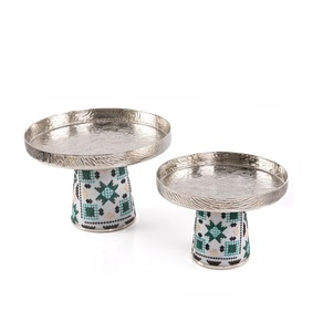 Support à gâteau en aluminium de qualité supérieure avec base antidérapante et forme de pilier élégante pour usage domestique et commercial - Product Image 6