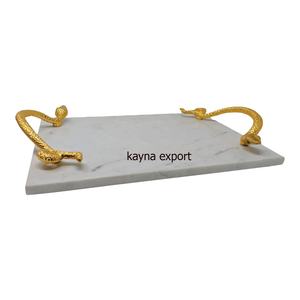 Plateau décoratif rectangulaire en marbre et métal avec poignée design, plateau de table de luxe avec poignée dorée, vente en gros, pour salle de bain - Product Image 1